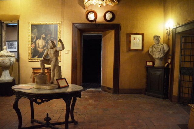 Sala do castelo de Fumone na Itália