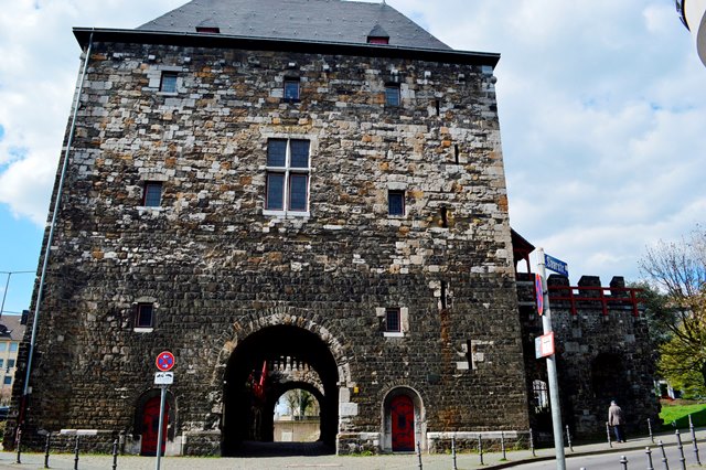 portas medievais em Aachen