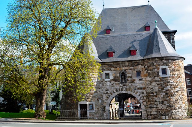 porta medieval em Aachen